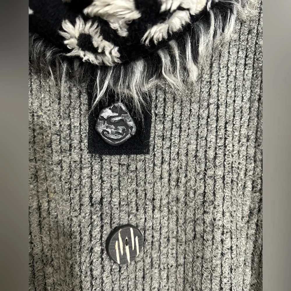 LEE ANDERSEN Gray Sweater with Fuzzy Trim and Patterned Cowl Large Vintage - Picture 6 of 8